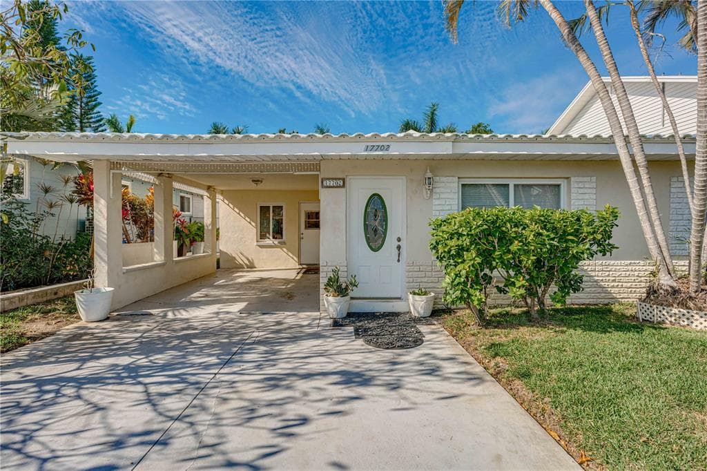 17702 1ST STREET E REDINGTON SHORES, FL 33708