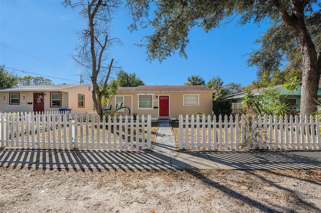 1309 45TH STREET S ST PETERSBURG, FL 33711