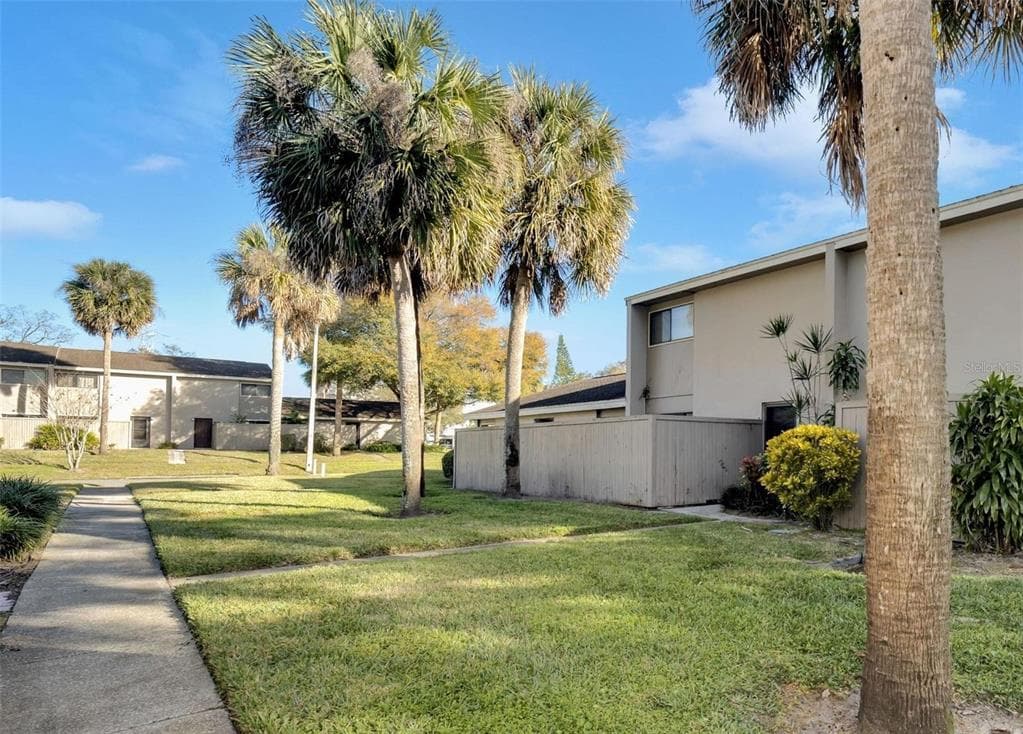8612 PALM LANE UNIT 113 TEMPLE TERRACE, FL 33637