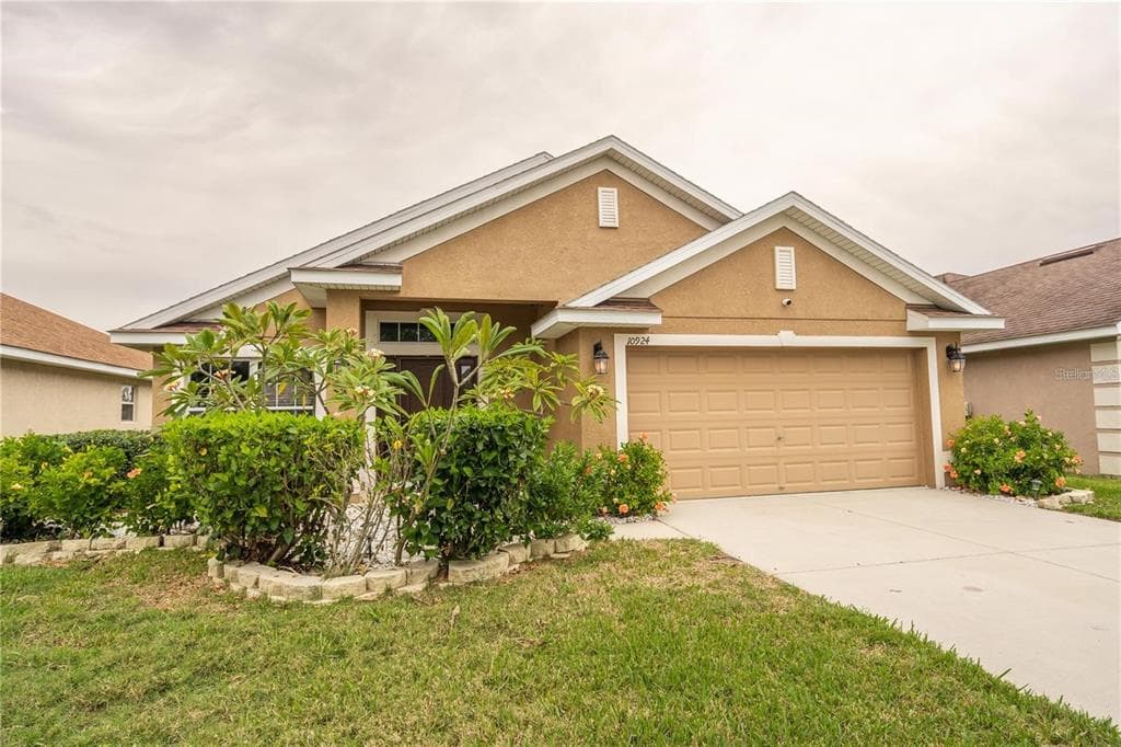 10924 KIRKWALL PORT DRIVE WIMAUMA, FL 33598