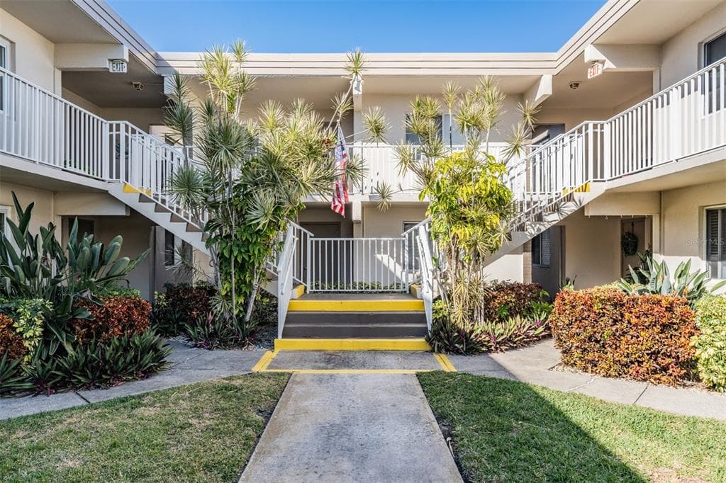 6700 1ST AVENUE S UNIT 211 ST PETERSBURG, FL 33707
