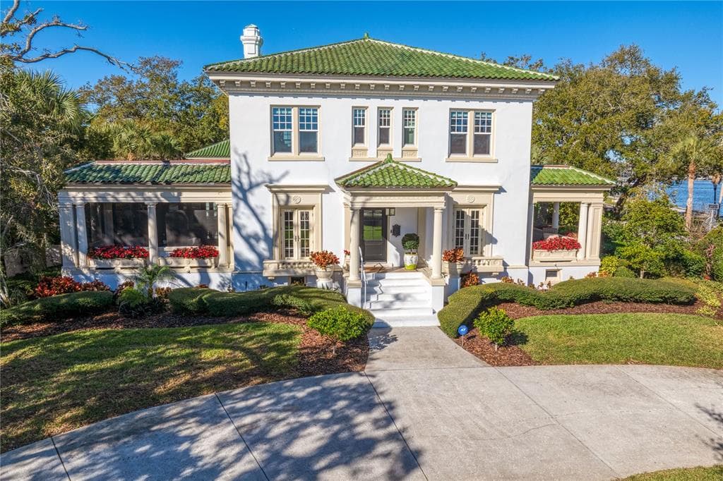 1800 NORTH SHORE DRIVE NE ST PETERSBURG, FL 33704