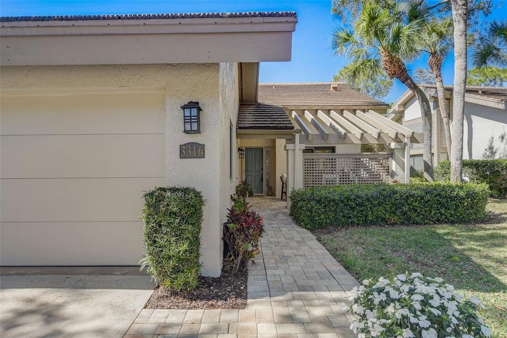 3316 SANDLEHEATH UNIT 21 SARASOTA, FL 34235