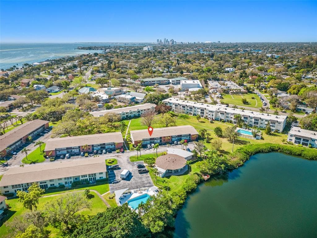 4520 OVERLOOK DRIVE NE UNIT 128 ST PETERSBURG, FL 33703