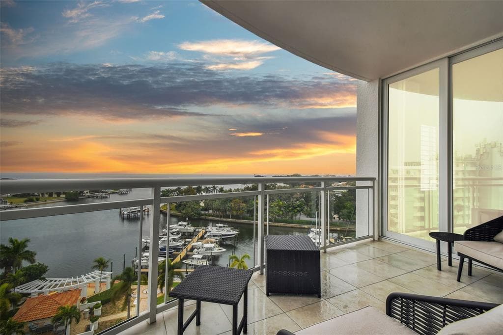 1325 SNELL ISLE BOULEVARD NE UNIT 806