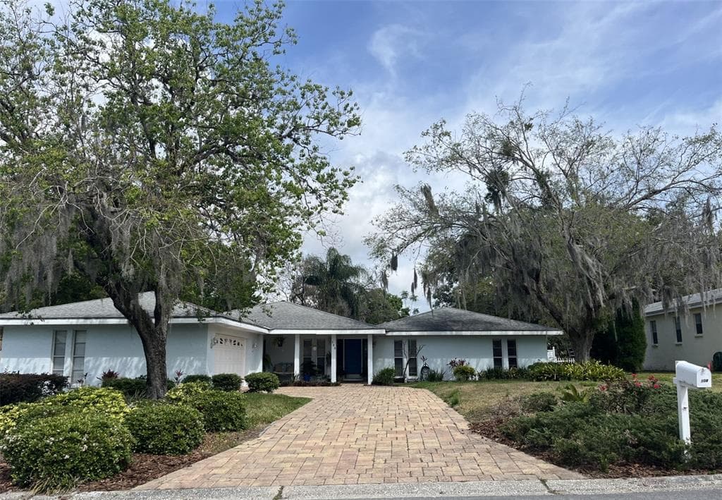108 E BARKFIELD STREET BRANDON, FL 33511