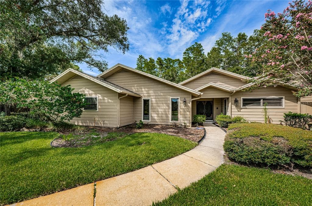 1091 ROYAL TROON COURT TARPON SPRINGS, FL 34688
