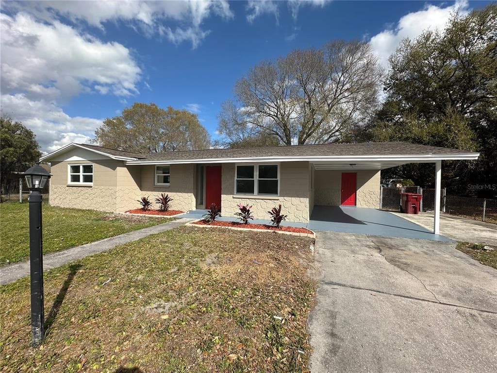 702 S WILKINS AVENUE PLANT CITY, FL 33563