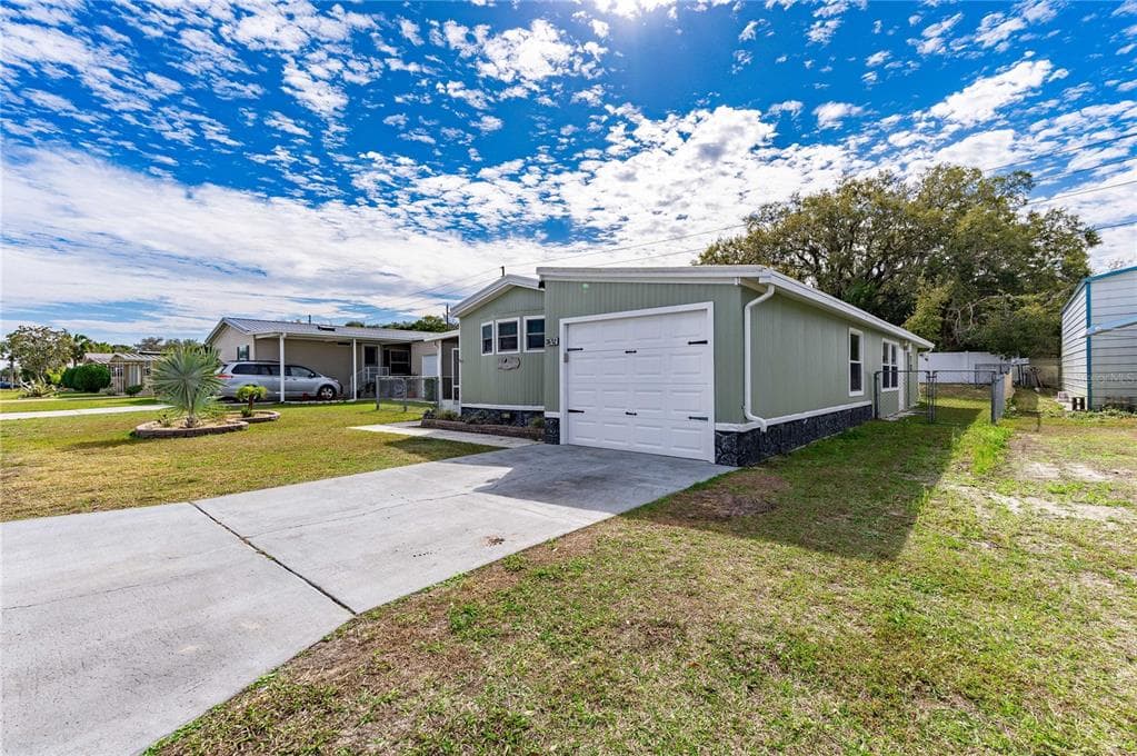 36752 KAY AVENUE ZEPHYRHILLS, FL 33542