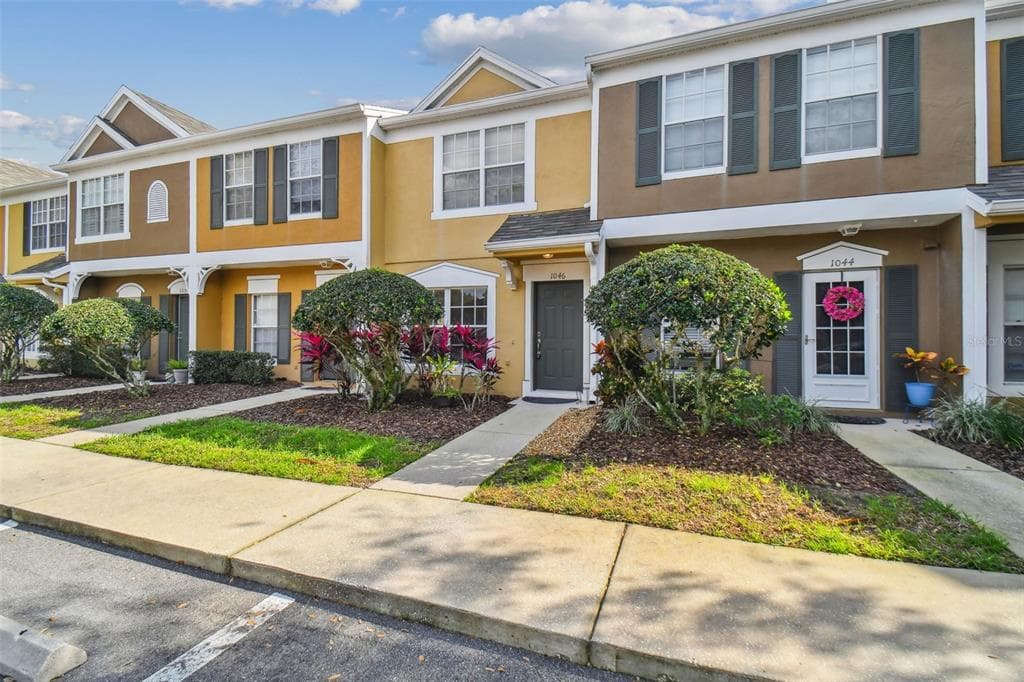 1046 KENNEWICK COURT WESLEY CHAPEL, FL 33543