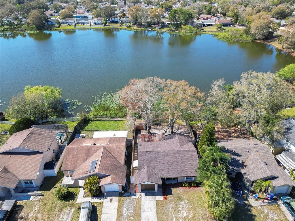 12504 QUEENSLAND LANE TAMPA, FL 33625