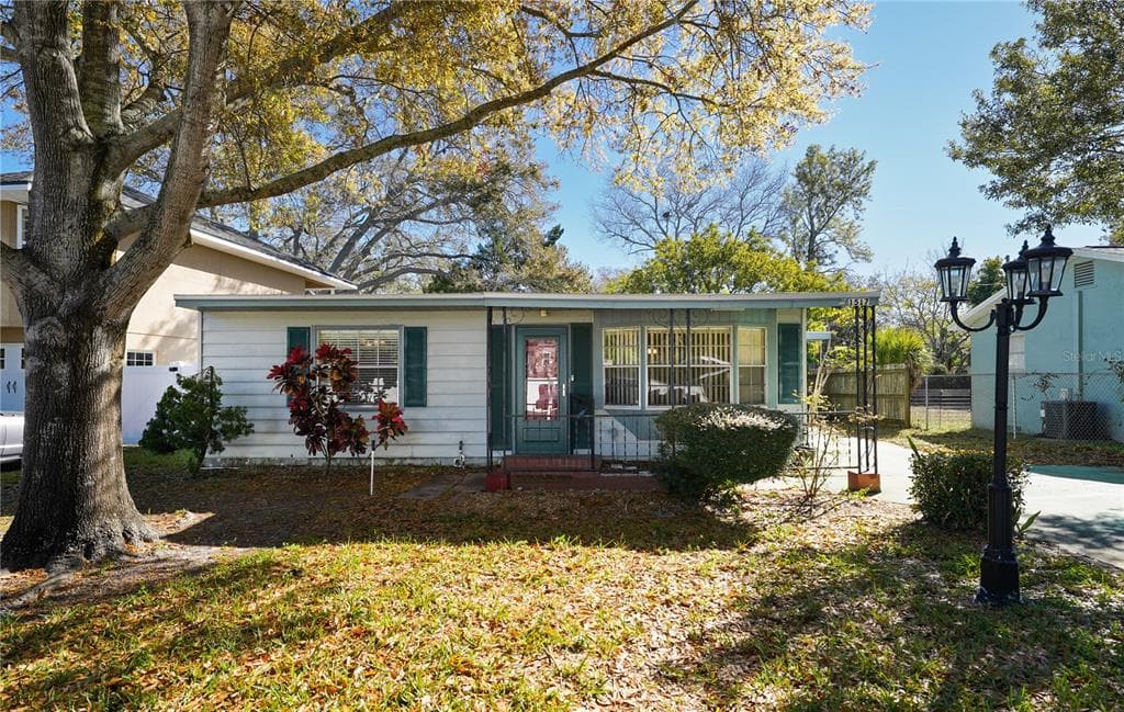 1517 DOUGLAS AVENUE DUNEDIN, FL 34698