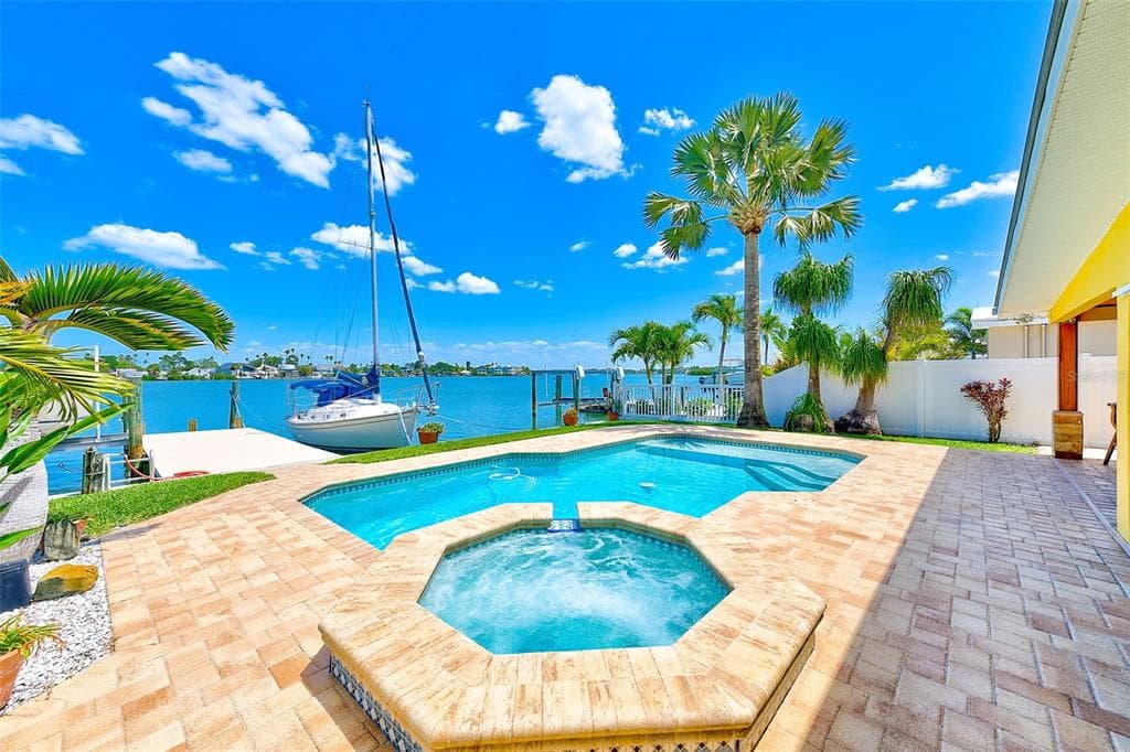 344 LA HACIENDA DRIVE