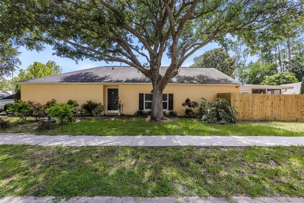 324 PLACID LAKE DRIVE SANFORD, FL 32773