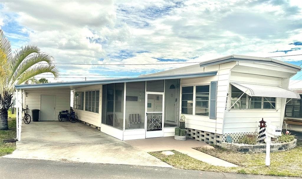 8812 44TH AVENUE N UNIT 150 ST PETERSBURG, FL 33709
