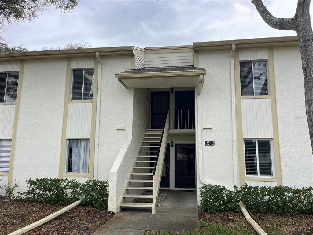 108 PINE COURT OLDSMAR, FL 34677