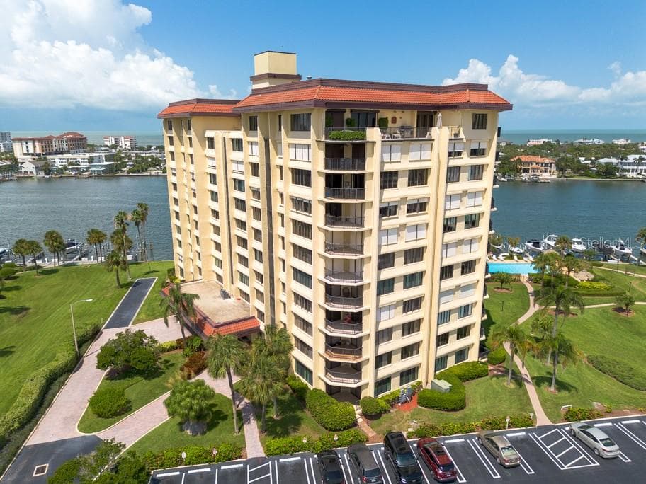 700 ISLAND WAY UNIT 906 CLEARWATER, FL 33767