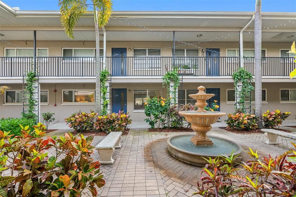 212 S CHURCH AVENUE UNIT 109 TAMPA, FL 33609