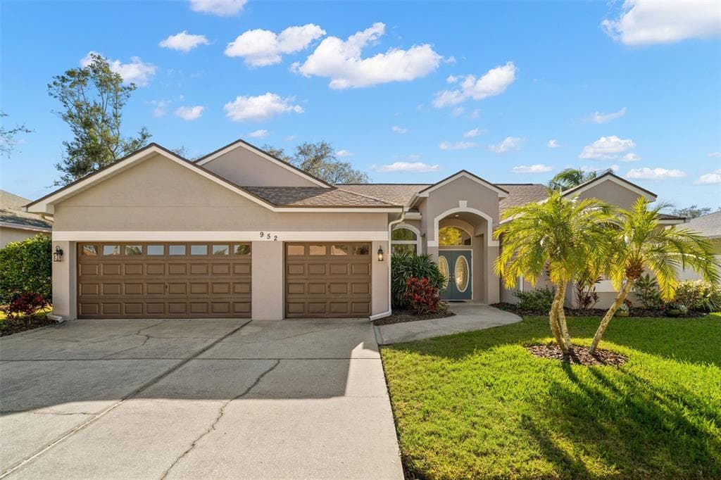 952 OAKVIEW ROAD TARPON SPRINGS, FL 34689