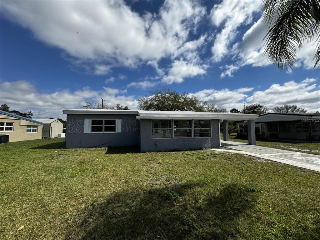 403 WALTER AVENUE FROSTPROOF, FL 33843