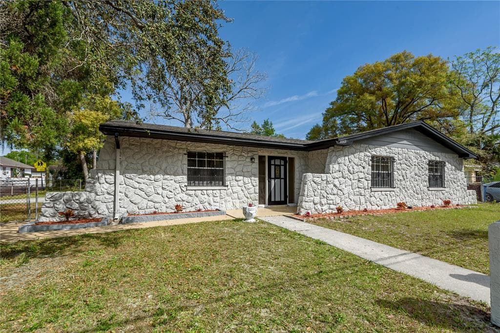 3202 E 28TH AVENUE TAMPA, FL 33605