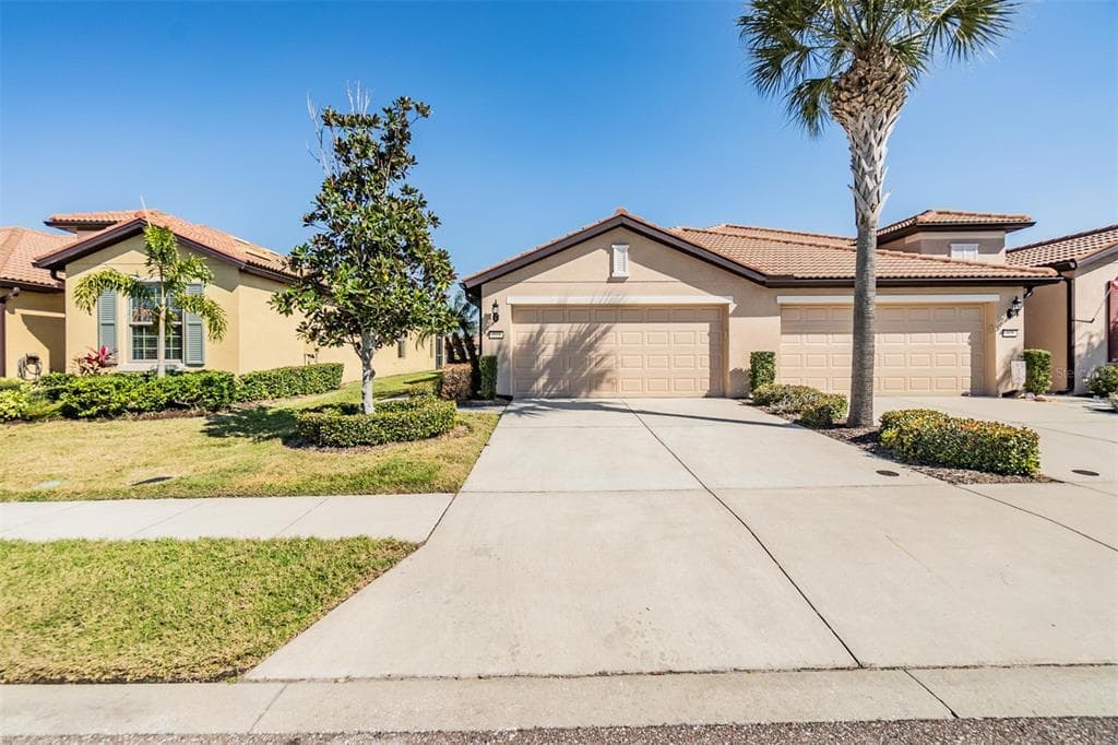 323 MYSTIC FALLS DRIVE APOLLO BEACH, FL 33572