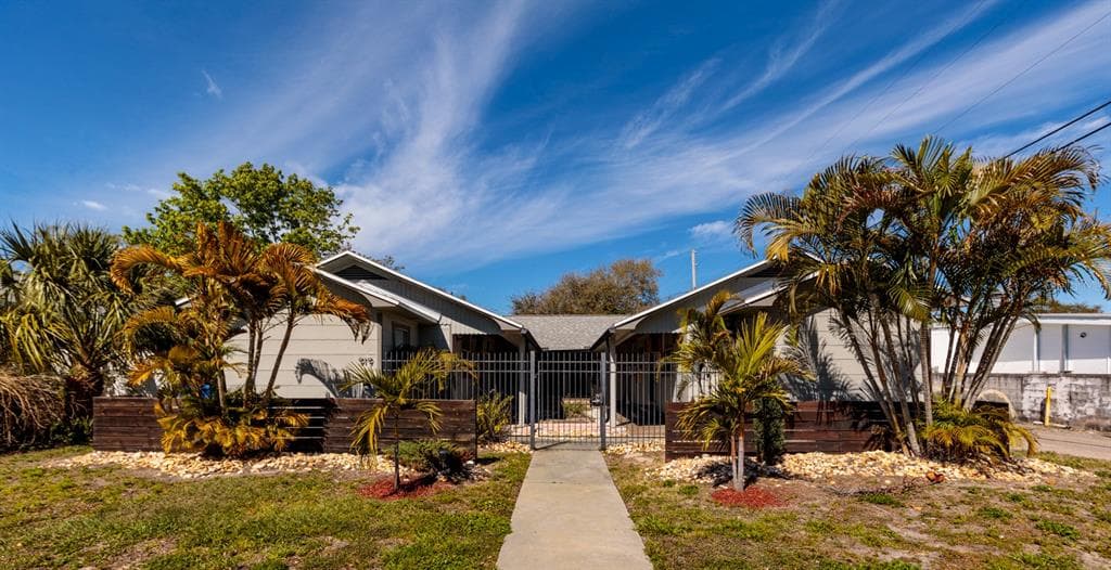 917 30TH AVENUE N ST PETERSBURG, FL 33704