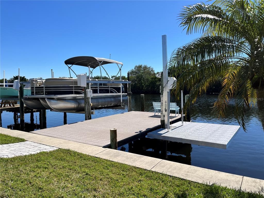 622 MOUNT OAK AVENUE NE UNIT 733 ST PETERSBURG, FL 33702