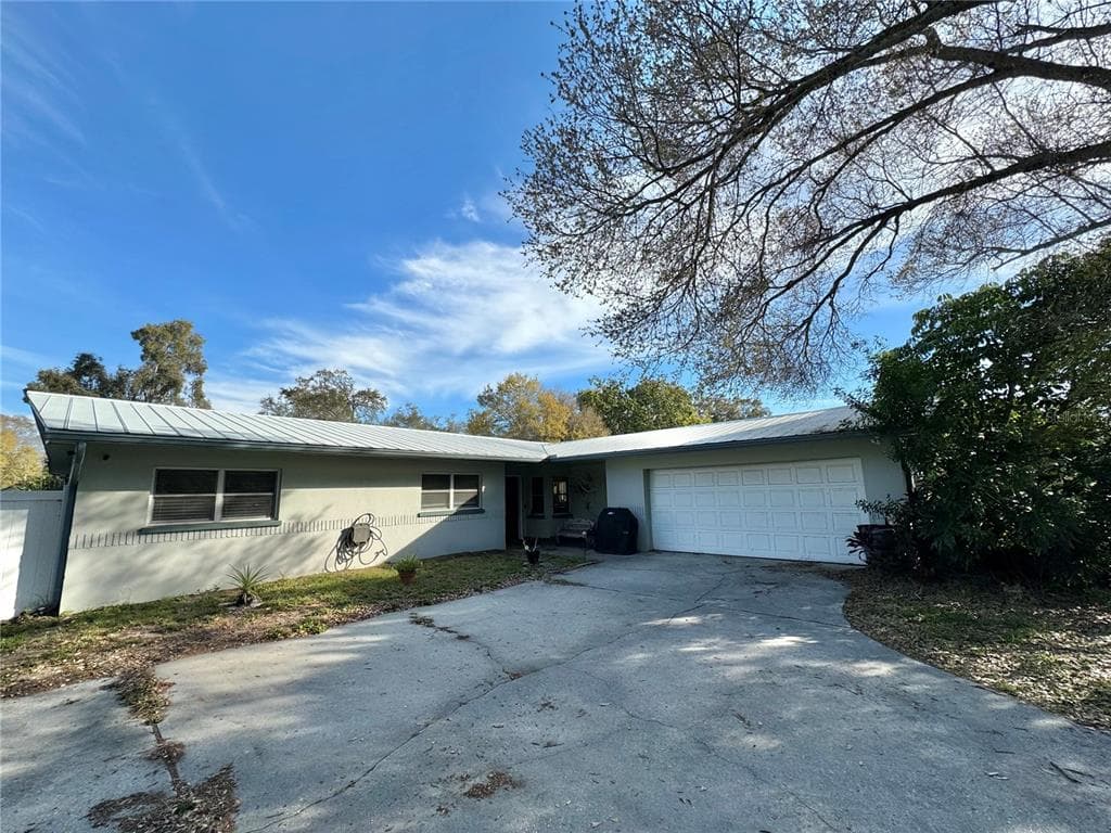 1199 BROOKSIDE DRIVE CLEARWATER, FL 33764