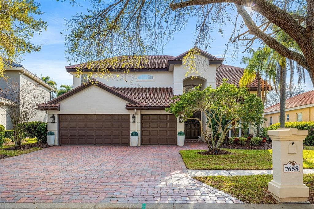 7658 ARALIA WAY LARGO, FL 33777