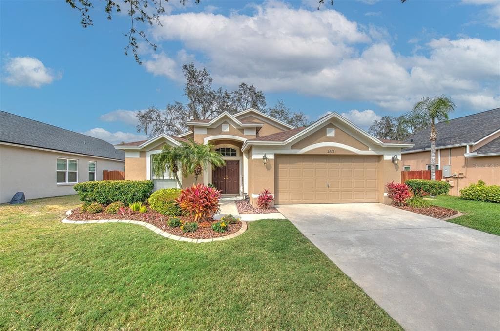 2622 VINEDALE AVENUE VALRICO, FL 33596