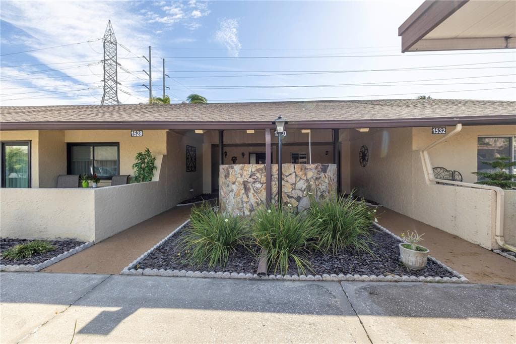1530 16TH CIRCLE SE UNIT 14 LARGO, FL 33771