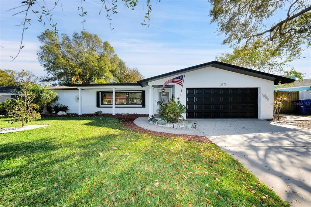2375 MIDDLECOFF DRIVE DUNEDIN, FL 34698