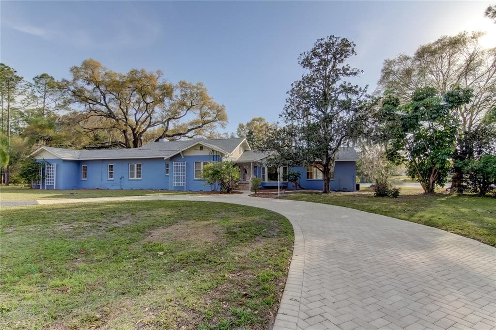 921 NEWBERGER ROAD LUTZ, FL 33549