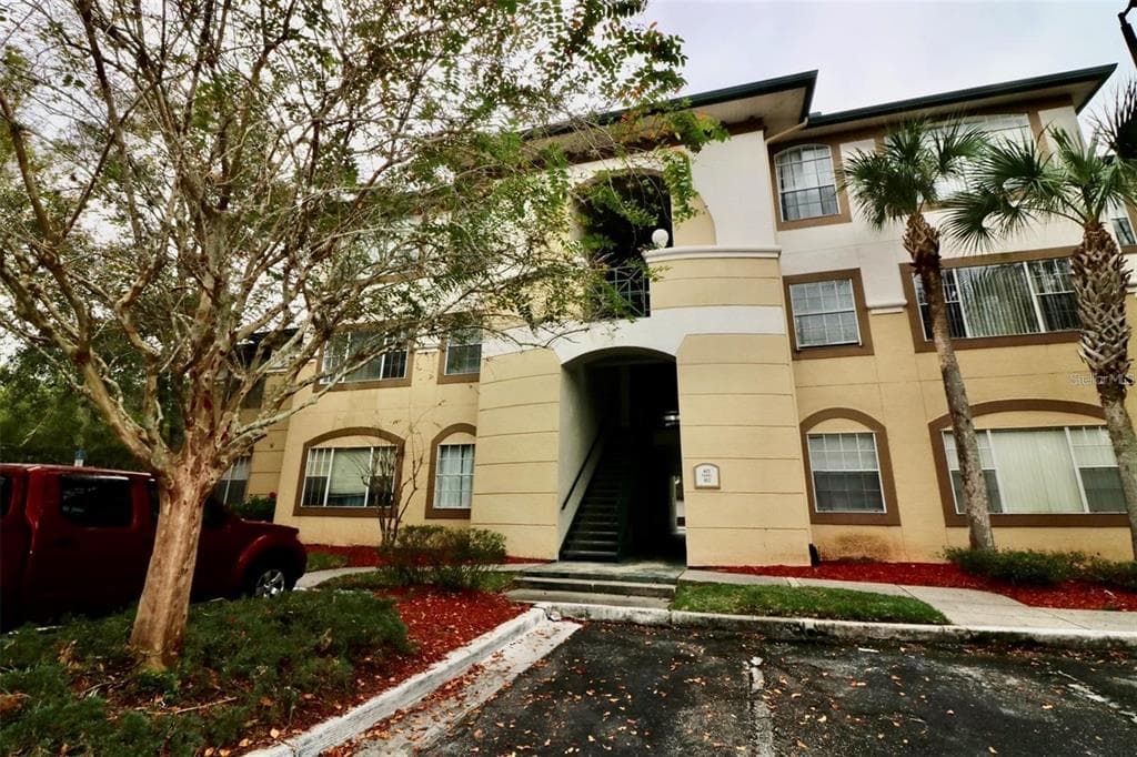 17101 CARRINGTON PARK DRIVE UNIT 405 TAMPA, FL 33647