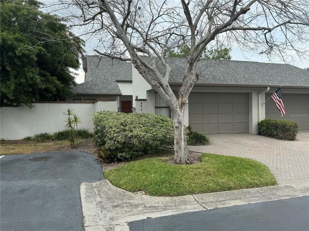 8679 PIPER LANE SEMINOLE, FL 33777