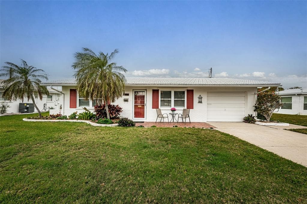 9156 140TH WAY SEMINOLE, FL 33776