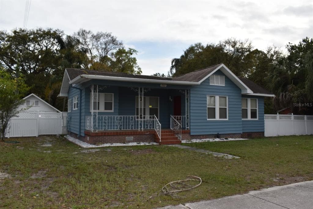 702 W LINEBAUGH AVENUE TAMPA, FL 33612