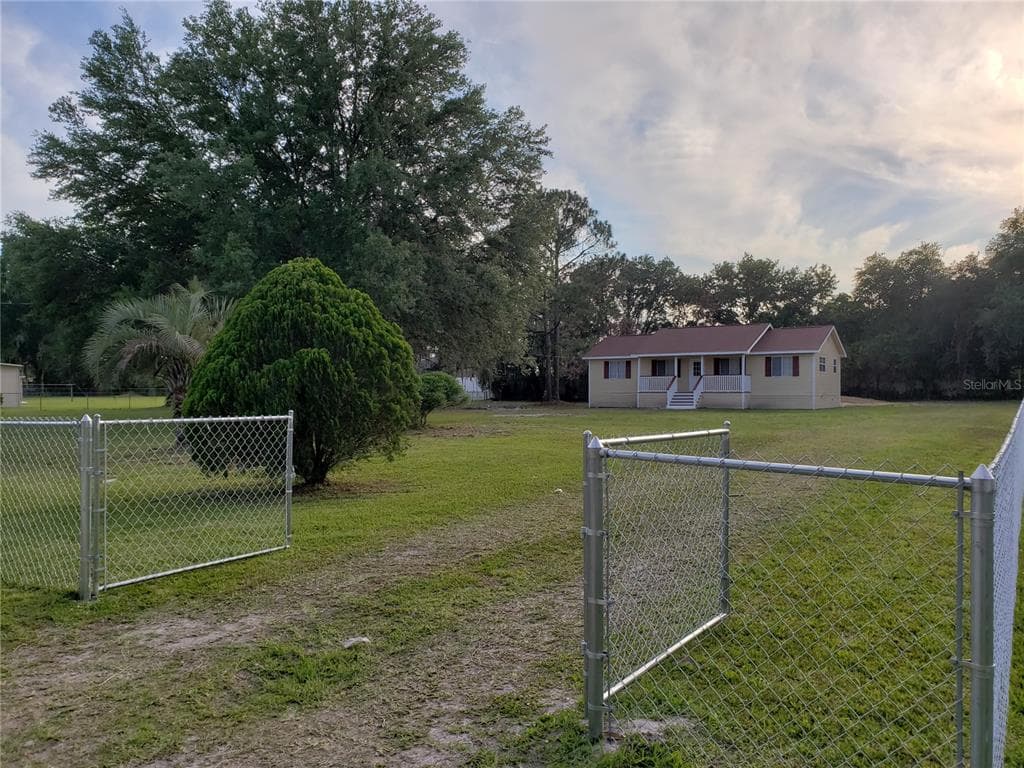 4009 LOURY DRIVE WESLEY CHAPEL, FL 33543