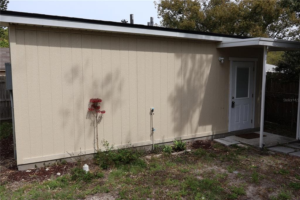 3909 W PEARL AVENUE TAMPA, FL 33611