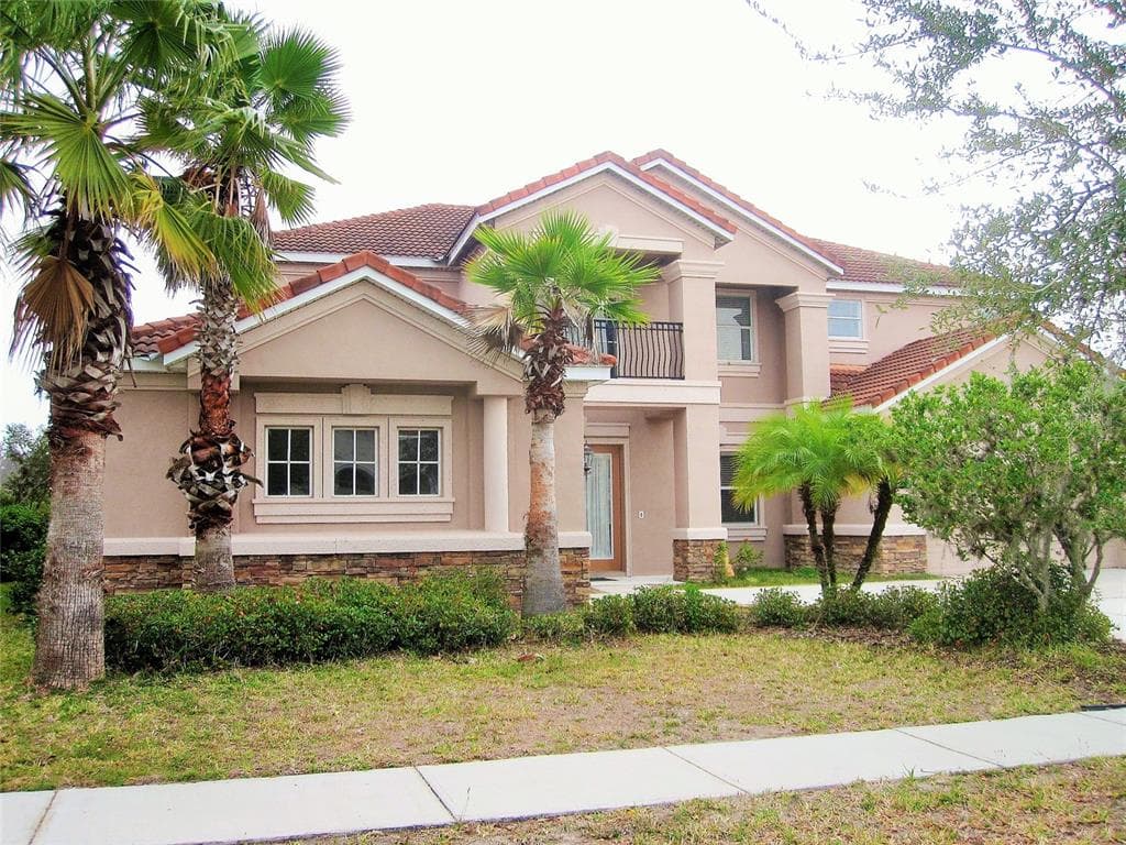 8368 DUNHAM STATION DRIVE TAMPA, FL 33647