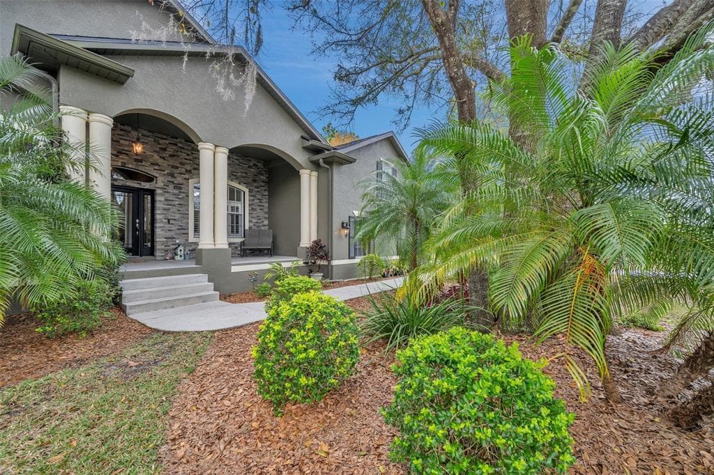 8111 WOODLEAF BOULEVARD WESLEY CHAPEL, FL 33544