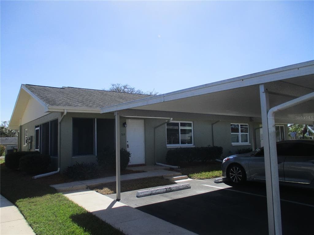 318 GLOUCESTER BOULEVARD SUN CITY CENTER, FL 33573