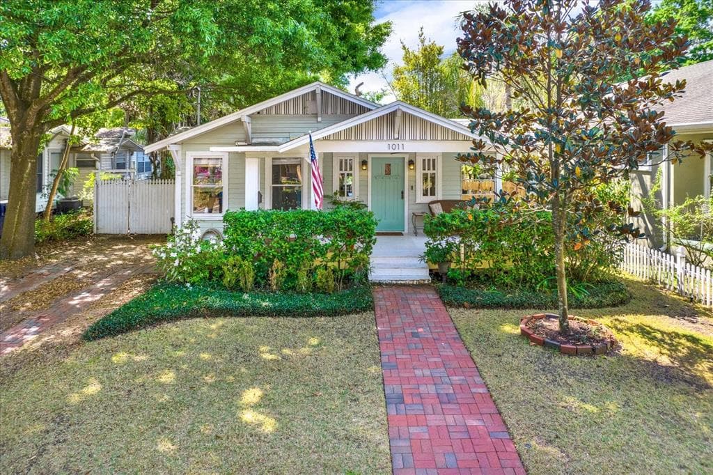 1011 E POWHATAN AVENUE TAMPA, FL 33604