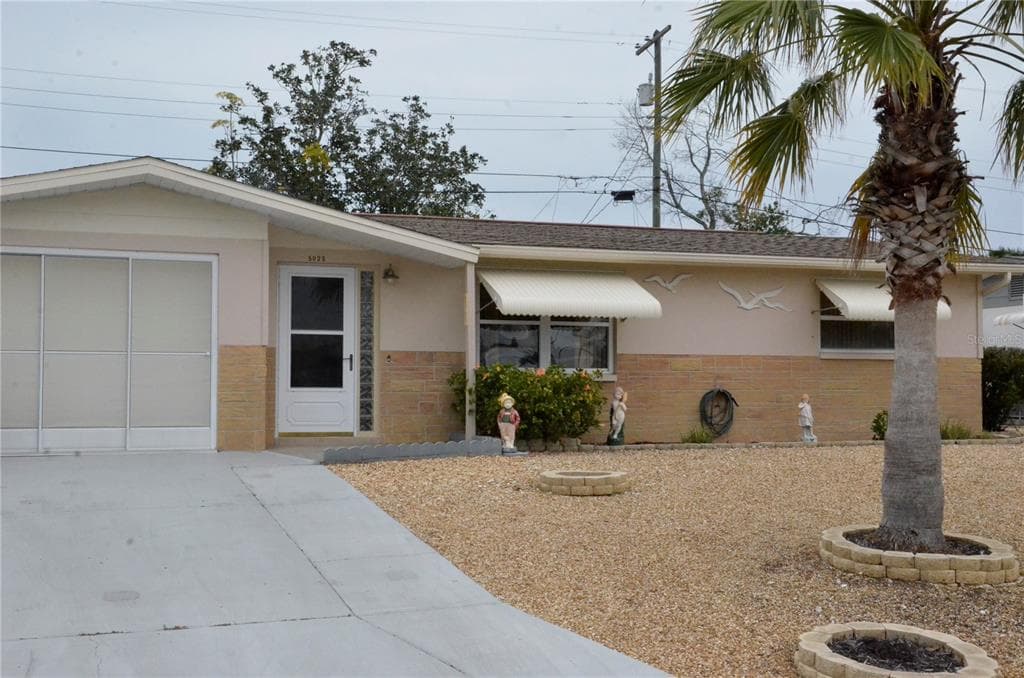 5025 ZODIAC AVENUE HOLIDAY, FL 34690