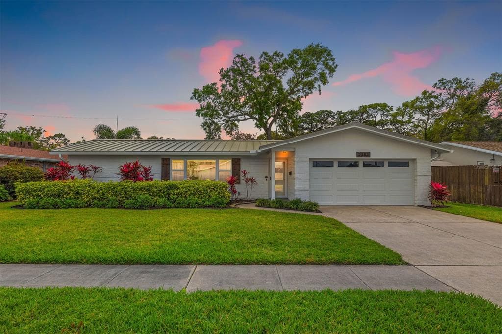 2383 VANDERBILT DRIVE CLEARWATER, FL 33765