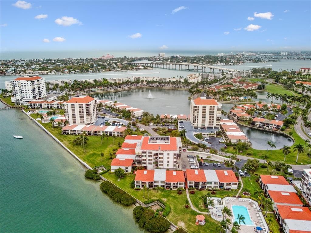 6295 BAHIA DEL MAR CIRCLE UNIT 501 ST PETERSBURG, FL 33715
