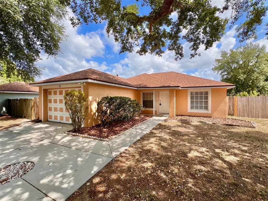 329 WALPOLE LOOP DAVENPORT, FL 33897