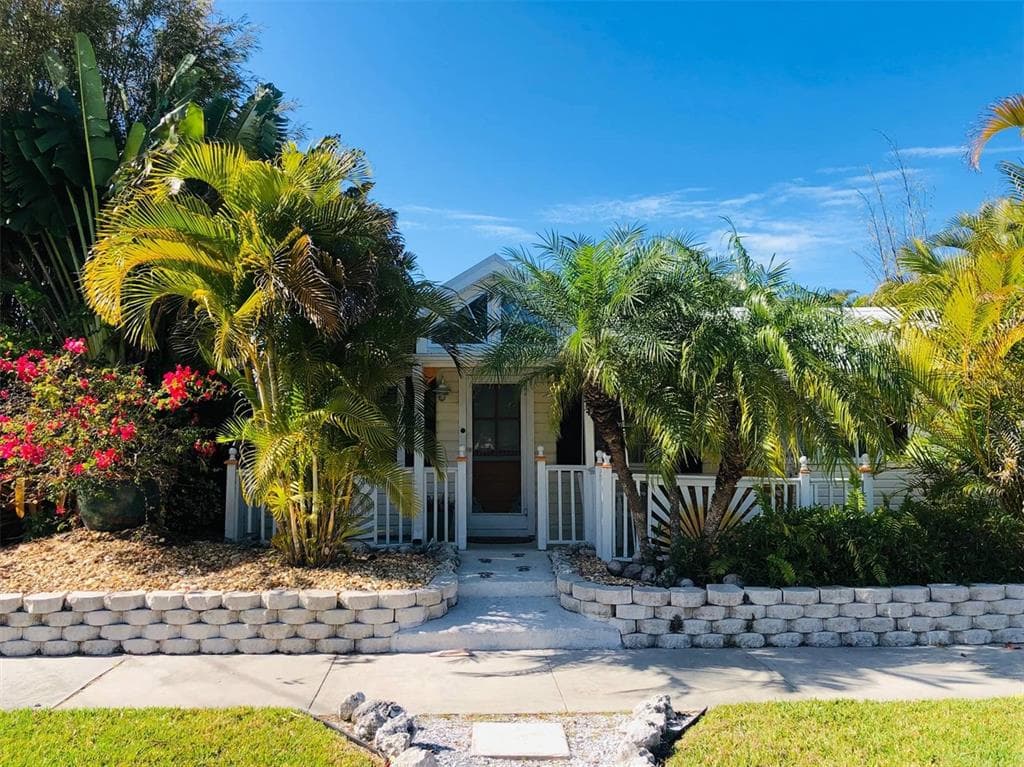 701 BROADWAY STREET LONGBOAT KEY, FL 34228