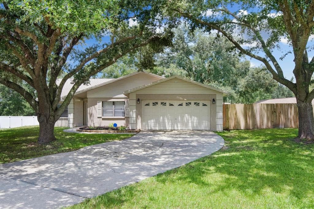 23253 GRANITE PLACE LAND O LAKES, FL 34639